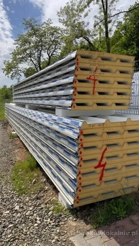 plyty-warstwowe-i-izolacyjne-scienne-i-dachowe-i-i-ii-gatunek-gor-stal-65669-krakow.webp
