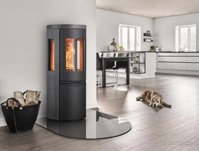 3-szybowy-piec-heta-sl-900-w-przepieknym-kamieniu-z-ciemnymi-slojami-drewna-blackwood.webp